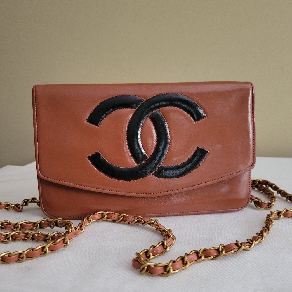 Chanel Timeless Tan Crossbody Wallet w Chain Bag